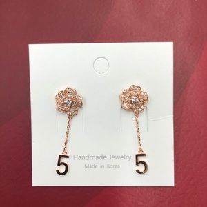Rose gold floral No.5 CZ earring